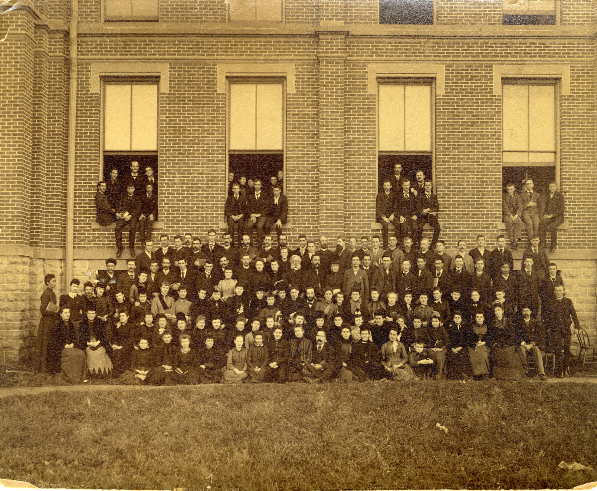 1890_Findlay_College_Student_Body_Faculty_and_Staff (1).jpg